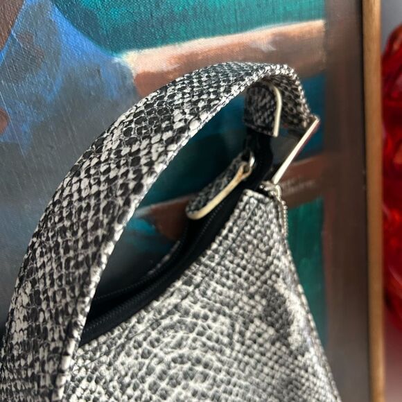 Vintage y2k 00s 2000s faux snake skin shoulder bag by Cornell - Picture 15 of 16